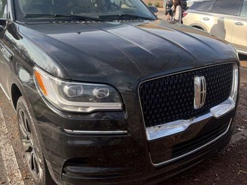 Used 2022 Lincoln Navigator Reserve image 7