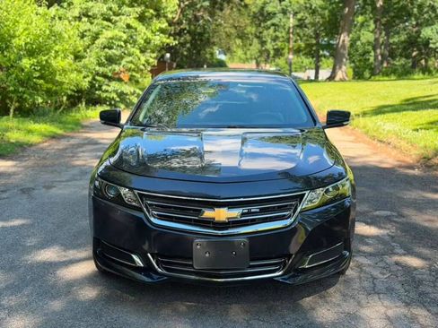 Used 2018 Chevrolet Impala LT FWD image 2
