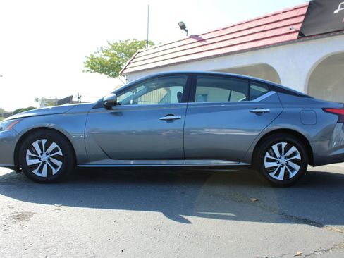 Used 2023 Nissan Altima 2.5 S FWD image 39