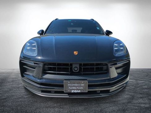 Used 2023 Porsche Macan image 8