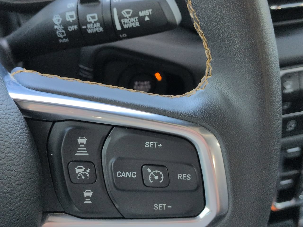 Used 2024 Jeep Wrangler Unlimited Sahara w/ Technology Group AWD/4WD image 25