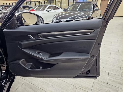 Used 2018 Honda Accord Sport image 37