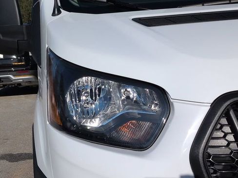 New 2026 Ford Transit 250 148 Medium Roof RWD image 9