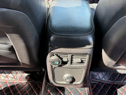 Used 2014 Chrysler 300 S RWD image 20