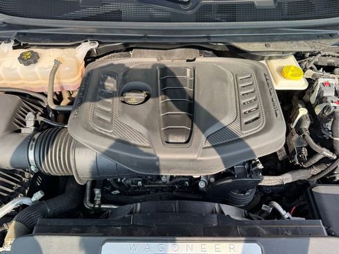 Used 2024 Jeep Wagoneer Series II image 7