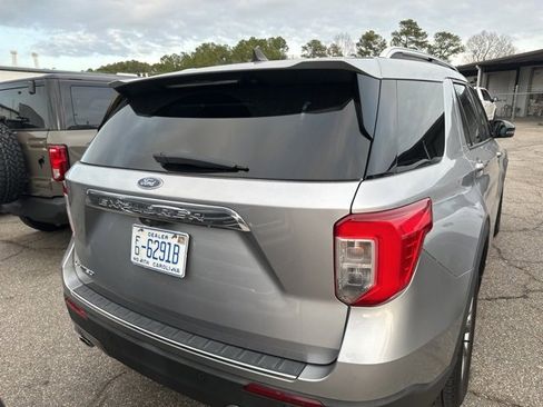Used 2022 Ford Explorer Limited w/ Equipment Group 301A image 6