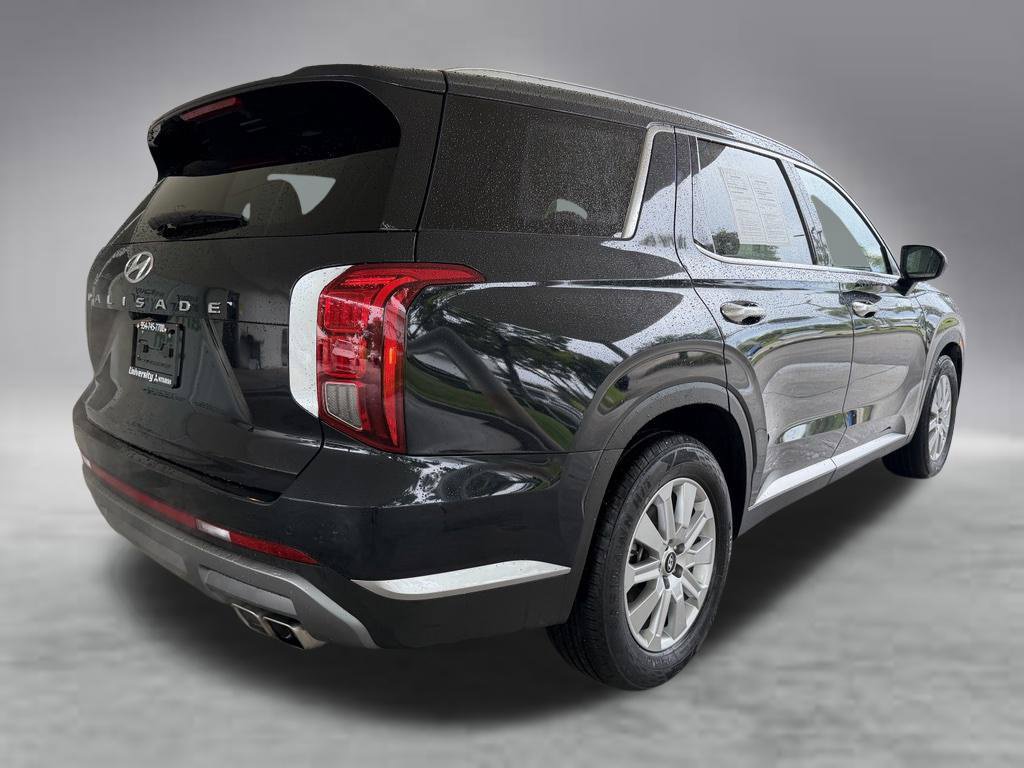 Used 2024 Hyundai Palisade SEL FWD image 3