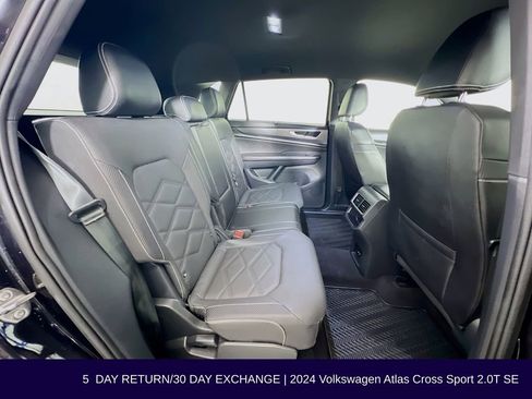 Used 2024 Volkswagen Atlas Cross Sport SE image 30