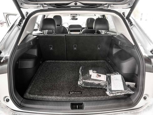 New 2026 Volkswagen Tiguan SE image 13