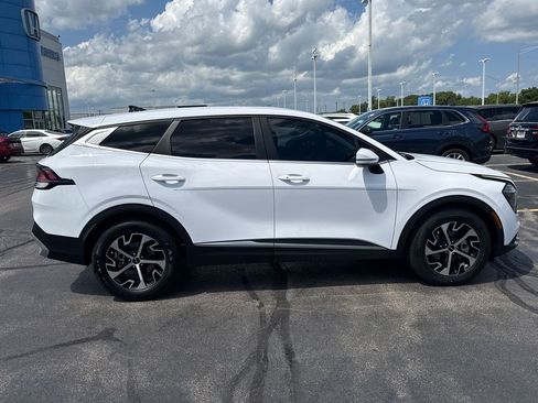 Used 2024 Kia Sportage EX FWD image 12