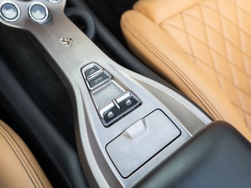 Used 2011 Ferrari California RWD image 24