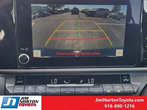 Used 2025 Toyota Camry SE image 19