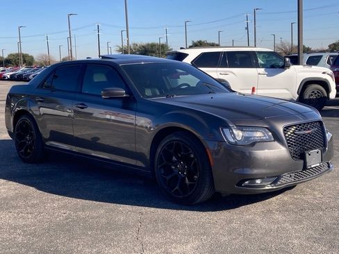 Used 2023 Chrysler 300 S image 3