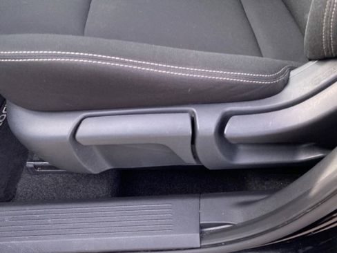 Used 2023 Nissan Rogue S image 29