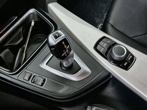 Used 2015 BMW 320i Sedan RWD image 16