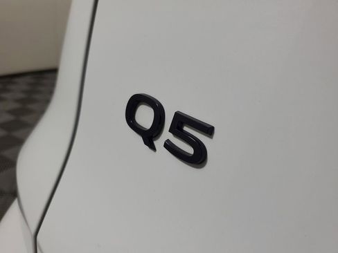 Used 2025 Audi Q5 Premium w/ Premium Plus AWD/4WD image 8