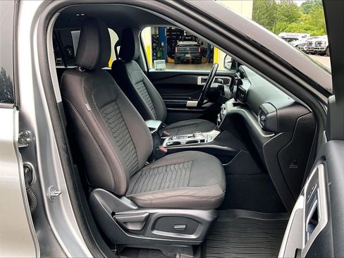 Used 2021 Ford Explorer XLT AWD/4WD image 7