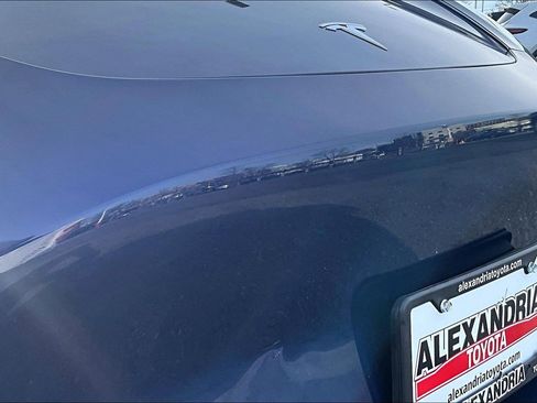 Used 2021 Tesla Model Y Long Range image 27