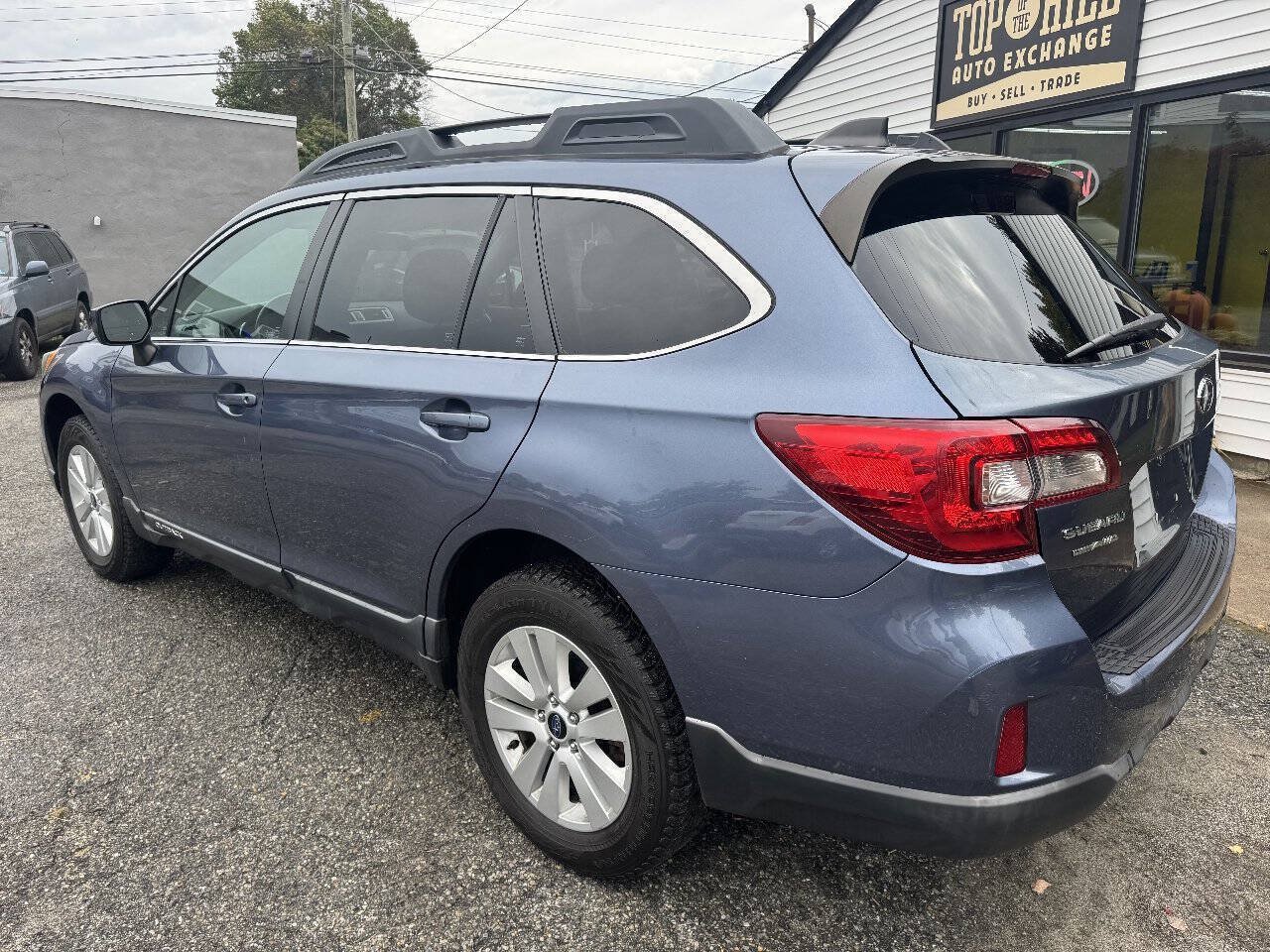 Used 2017 Subaru Outback 2.5i Premium AWD/4WD image 11