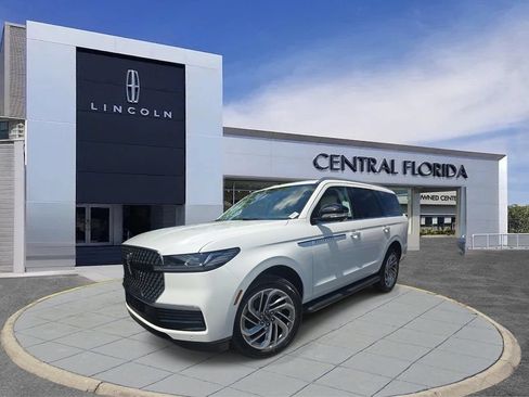 New 2027 Lincoln Navigator Premiere RWD image 25