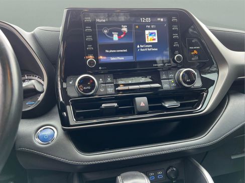 Used 2022 Toyota Highlander XLE image 30