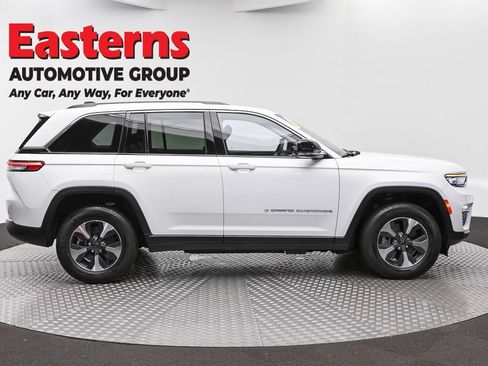 Used 2023 Jeep Grand Cherokee 4WD 4xe image 4