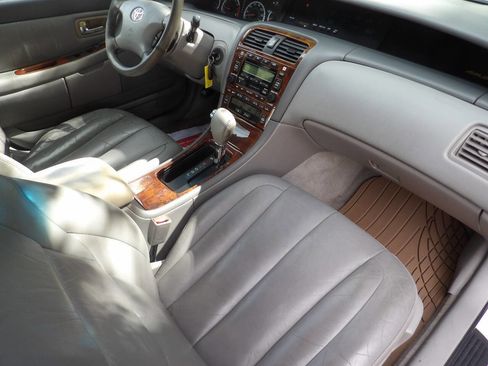 Used 2002 Toyota Avalon XLS image 28
