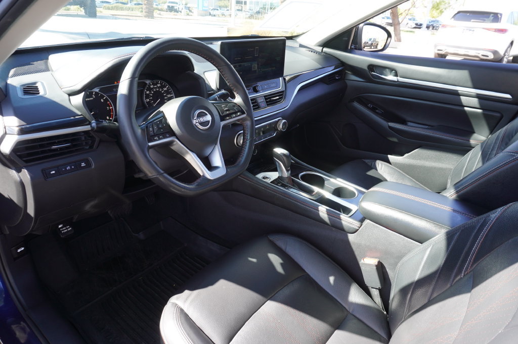 Certified 2024 Nissan Altima 2.5 SR w/ SR Premium Package FWD image 17