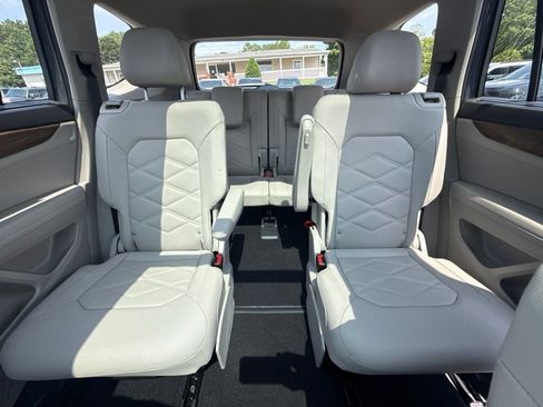 Used 2026 Volkswagen Atlas SE AWD/4WD image 7