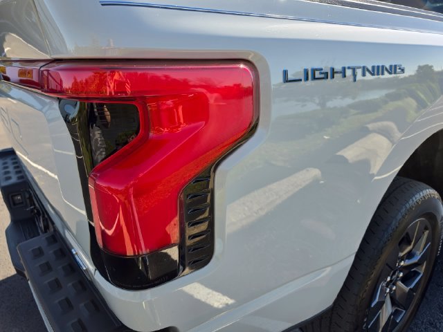 Used 2023 Ford F150 Lightning Lariat w/ Equipment Group 511A High AWD/4WD image 20