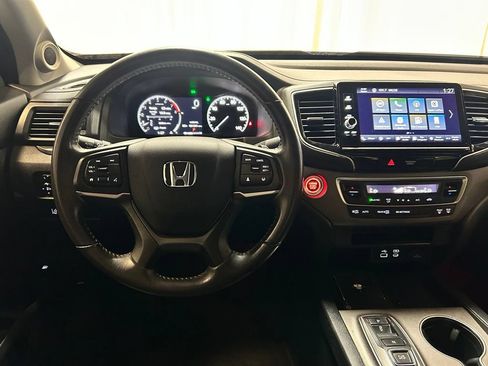 Used 2025 Honda Ridgeline Sport image 3