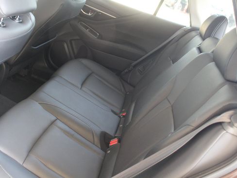 Used 2021 Subaru Outback Limited XT w/ Popular Package #2 AWD/4WD image 17