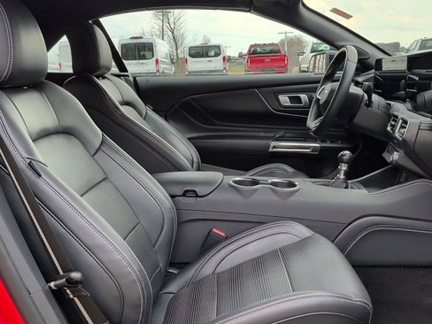 Used 2025 Ford Mustang GT Premium RWD image 26