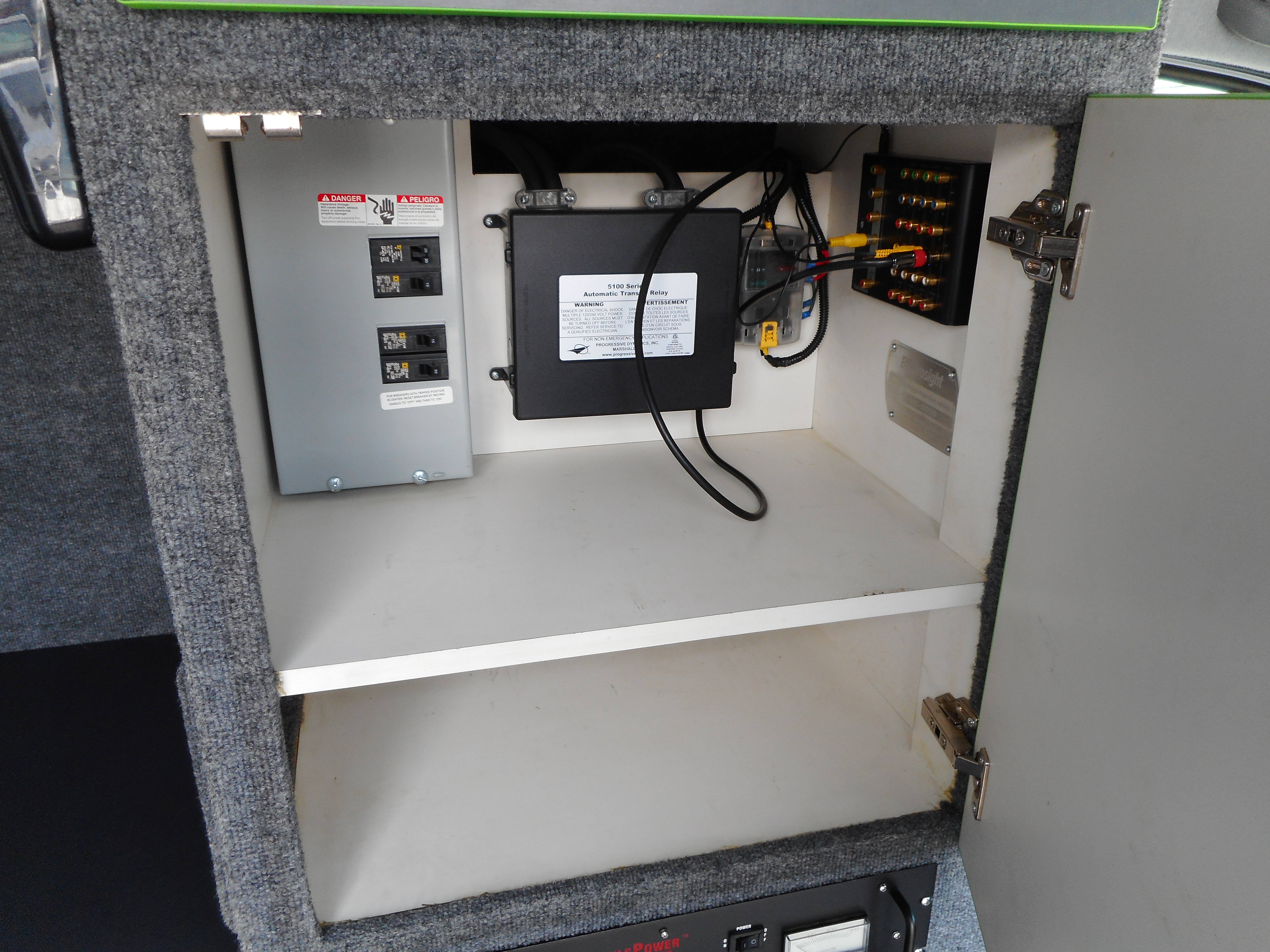 Used 2014 Freightliner Sprinter 2500 RWD image 23