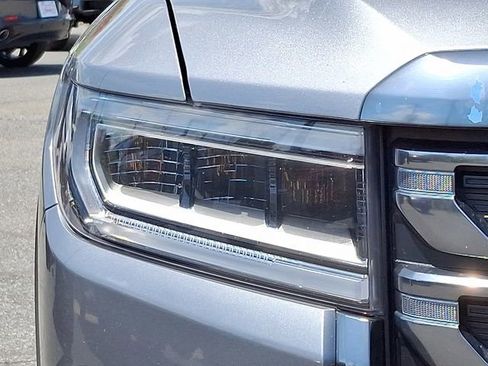 Certified 2021 GMC Acadia AT4 w/ LPO, Adventure Package AWD/4WD image 9