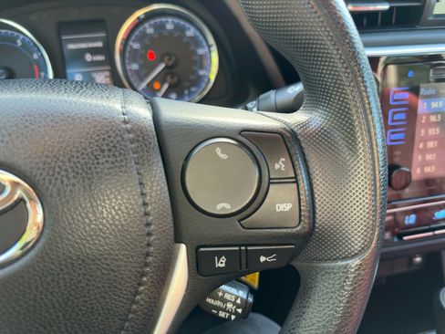 Used 2017 Toyota Corolla SE image 29