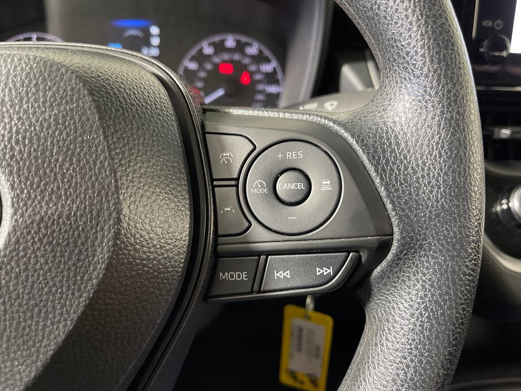 Certified 2025 Toyota Corolla LE FWD image 27