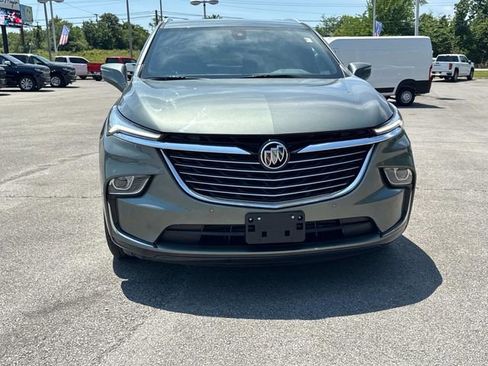 Used 2023 Buick Enclave Essence AWD/4WD image 9