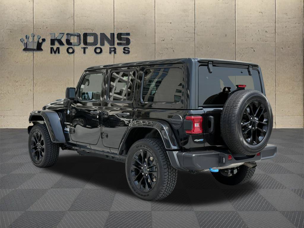 Used 2024 Jeep Wrangler Unlimited Sahara AWD/4WD image 3