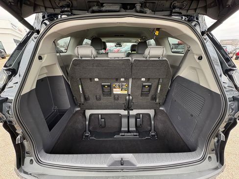 Used 2023 Toyota Sienna XLE image 31