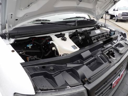 Used 2021 GMC Savana 3500 Extended w/ Power Convenience Package image 30