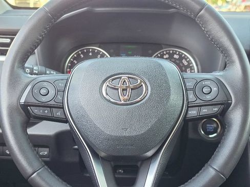 Used 2021 Toyota RAV4 XLE Premium AWD/4WD image 28