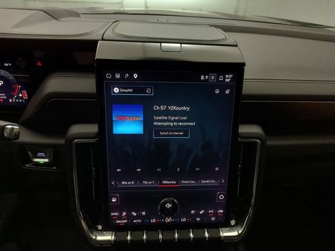 Used 2026 GMC Yukon XL Denali w/ Advanced Technology Package AWD/4WD image 18