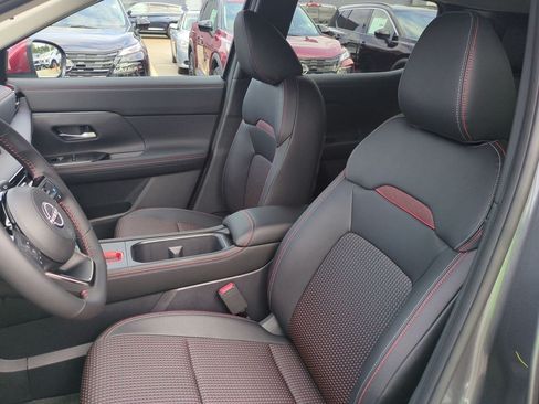 New 2026 Nissan Kicks SR FWD image 16