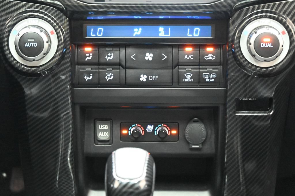 Used 2018 Toyota 4Runner Limited AWD/4WD image 32