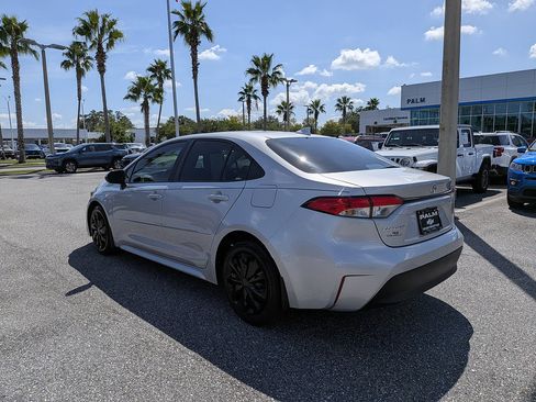 Used 2023 Toyota Corolla LE FWD image 5