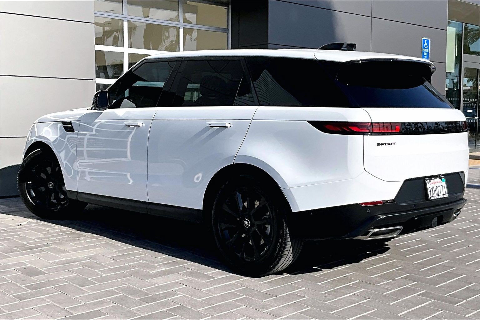 Used 2025 Land Rover Range Rover Sport SE AWD/4WD image 12