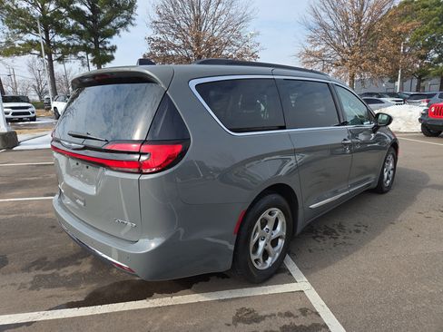 Certified 2023 Chrysler Pacifica Limited image 5