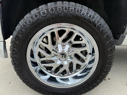 Used 2014 Chevrolet Silverado 1500 LT w/ LT Plus Package AWD/4WD image 8