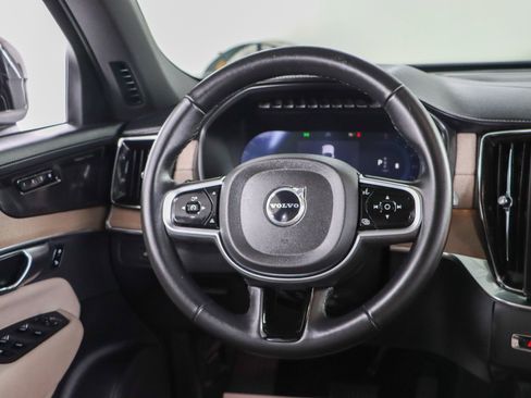 Used 2025 Volvo XC90 B6 Plus AWD/4WD image 12